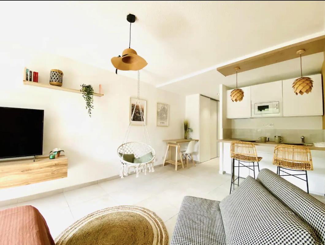 Studio Terrasse & Parking Gratuit En Residence 尼姆 外观 照片